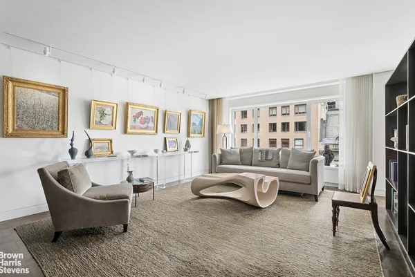 $2,245,000 | 1050 5th Avenue, Unit 7C | Upper East Side