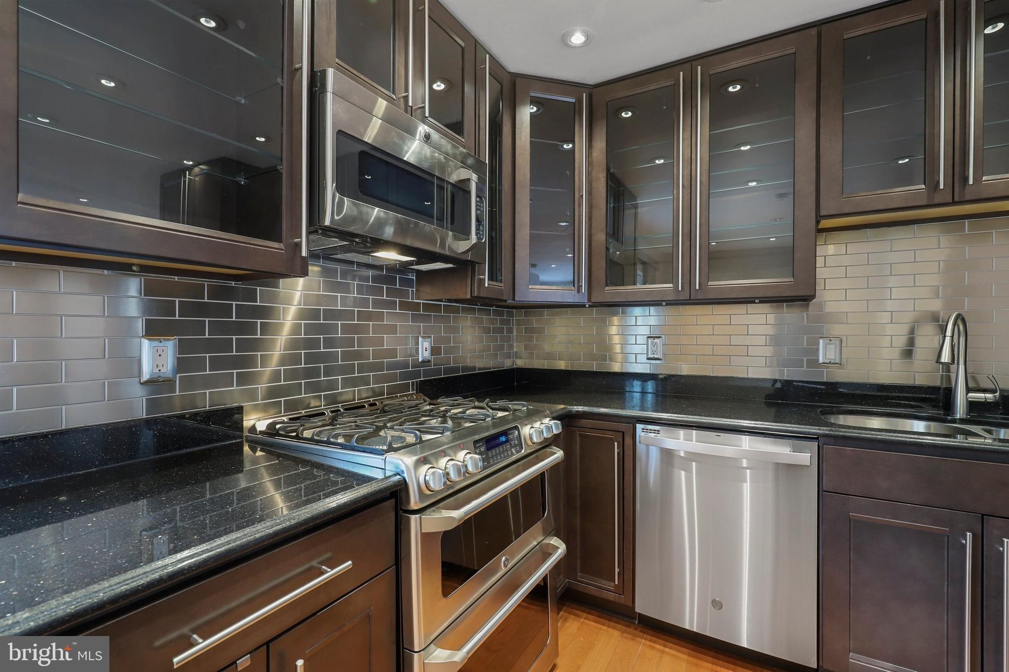 2177 Shirlington Road Arlington, VA 22204 - Photo 8 of 30