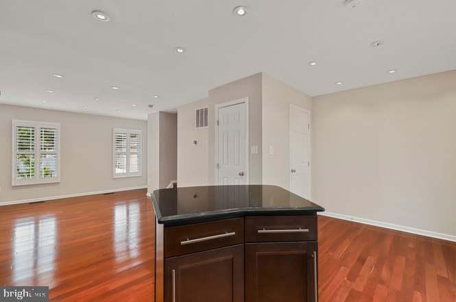 2177 Shirlington Road Arlington, VA 22204 - Photo 9 of 30