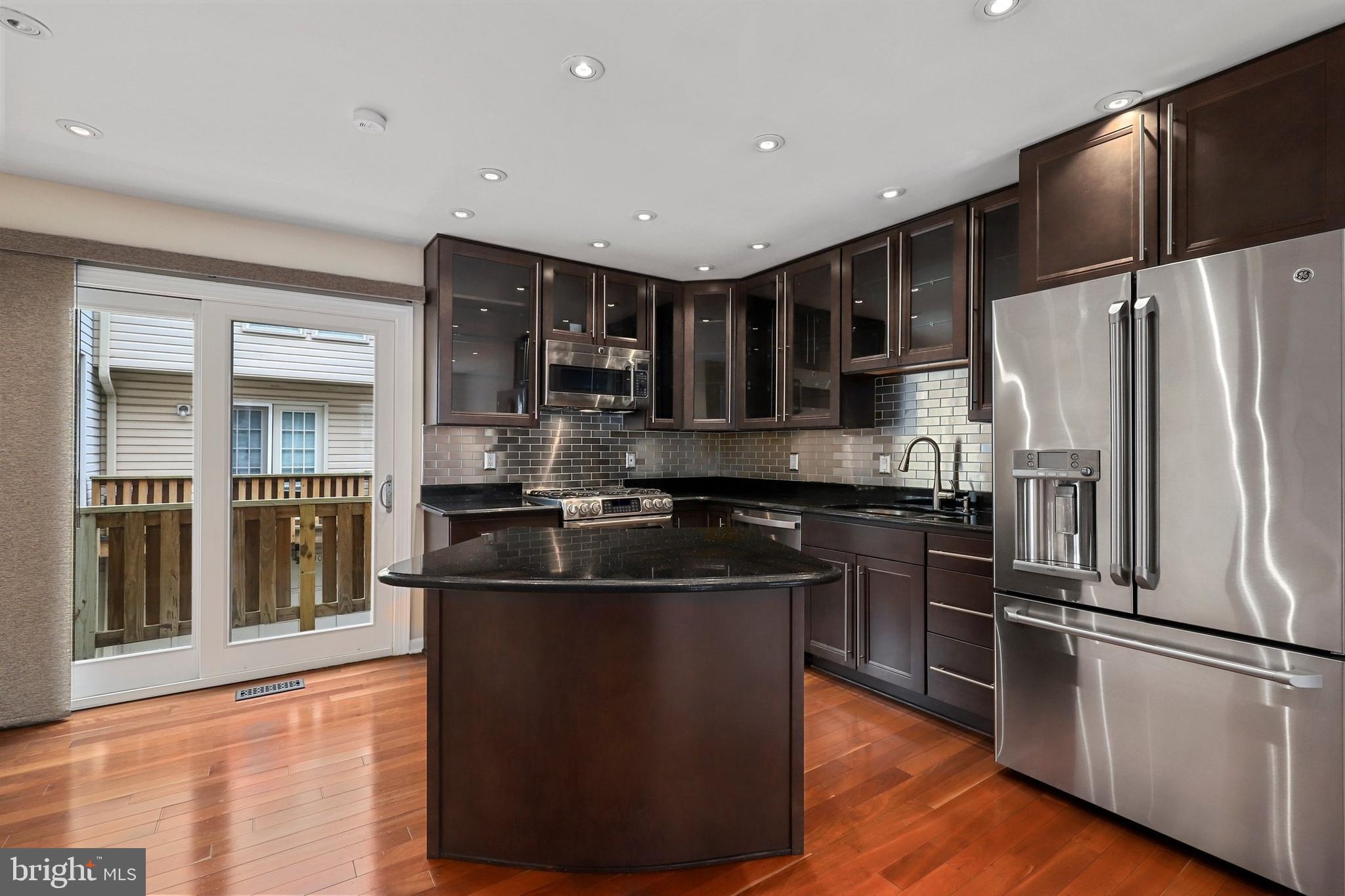 2177 Shirlington Road Arlington, VA 22204 - Photo 10 of 30