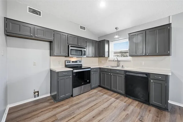 $2,250 | 6421 Fairview Drive, Watauga, TX 76148