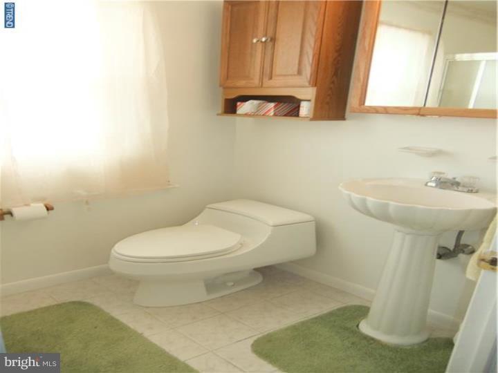 367 Wyndmoor Road Springfield, PA 19064 - Photo 15 of 25 Bathroom
