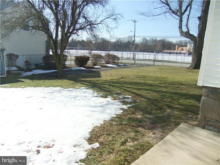 367 Wyndmoor Road Springfield, PA 19064 - Photo 22 of 25 Back Yard