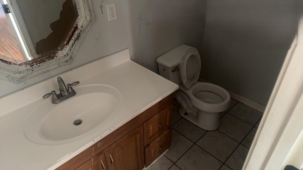 1275 Old Sardis Road Sardis, GA 30456 - Photo 7 of 19 half bath