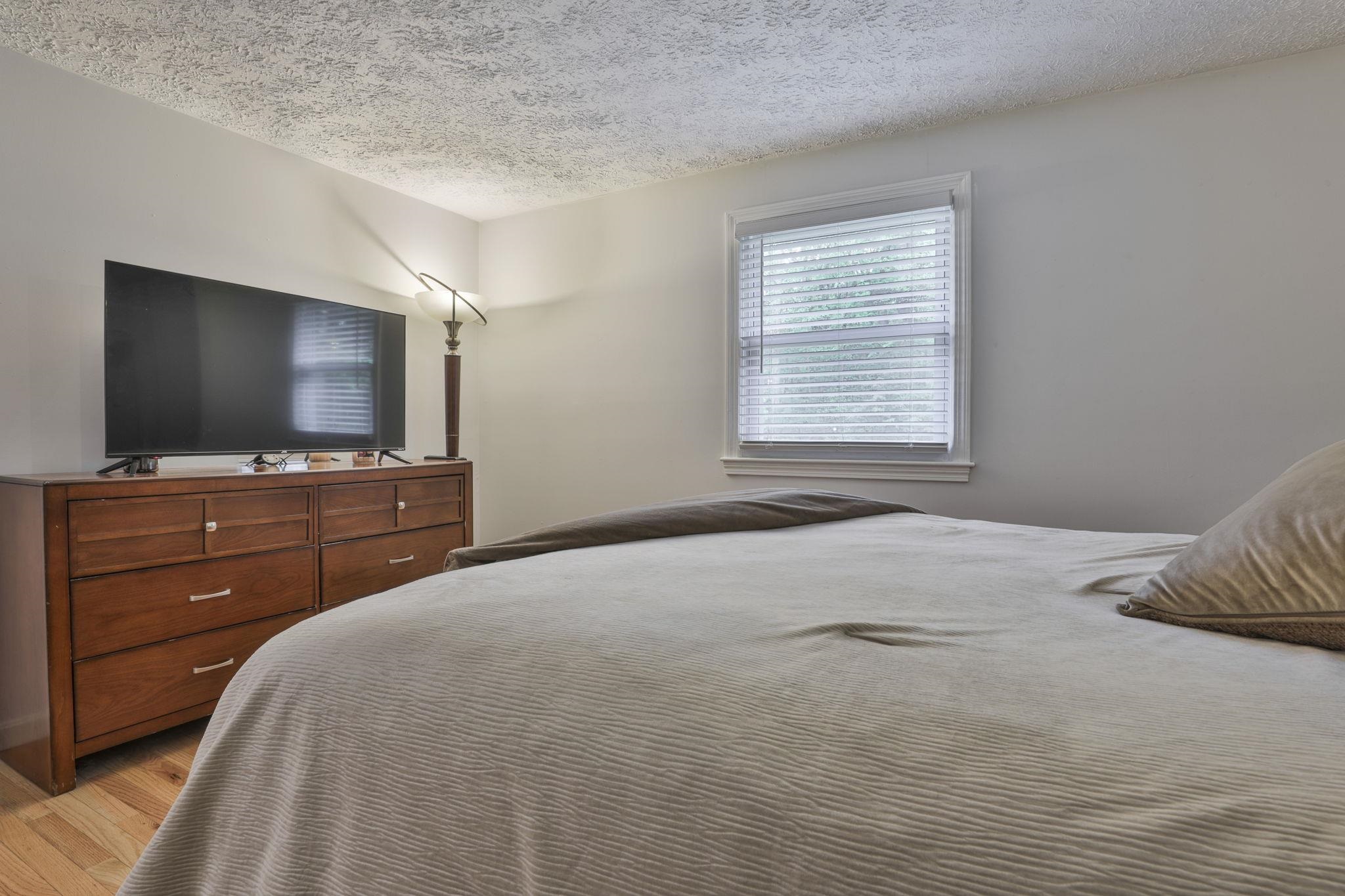336 New Boston Road Bedford, NH 03110 - Photo 21 of 44 Gallery Image 21