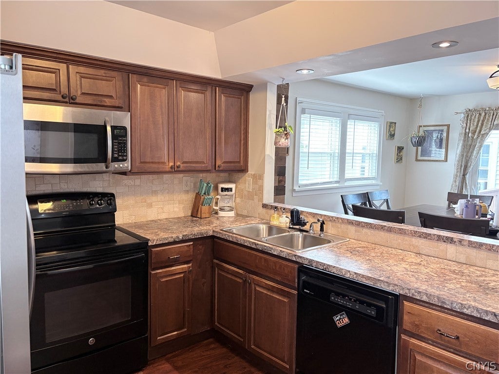 9 County Rt 33 Central Square, NY 13036 - Photo 3 of 22 Gallery Image 3