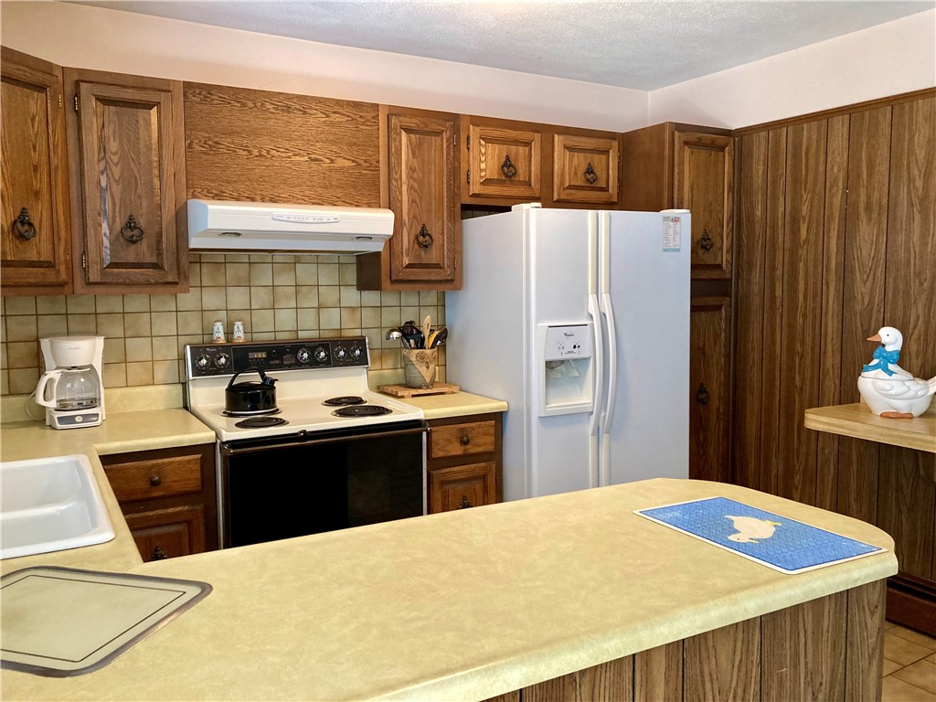 250 Ray Avenue Woonsocket, RI 02895 - Photo 4 of 19