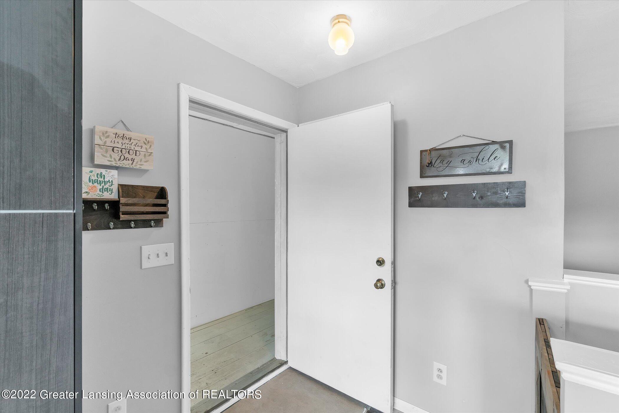 4301 West Lansing Road Perry, MI 48872 - Photo 43 of 61 44-4301-W-Lansing-Rd-WindowStill-Real-Es