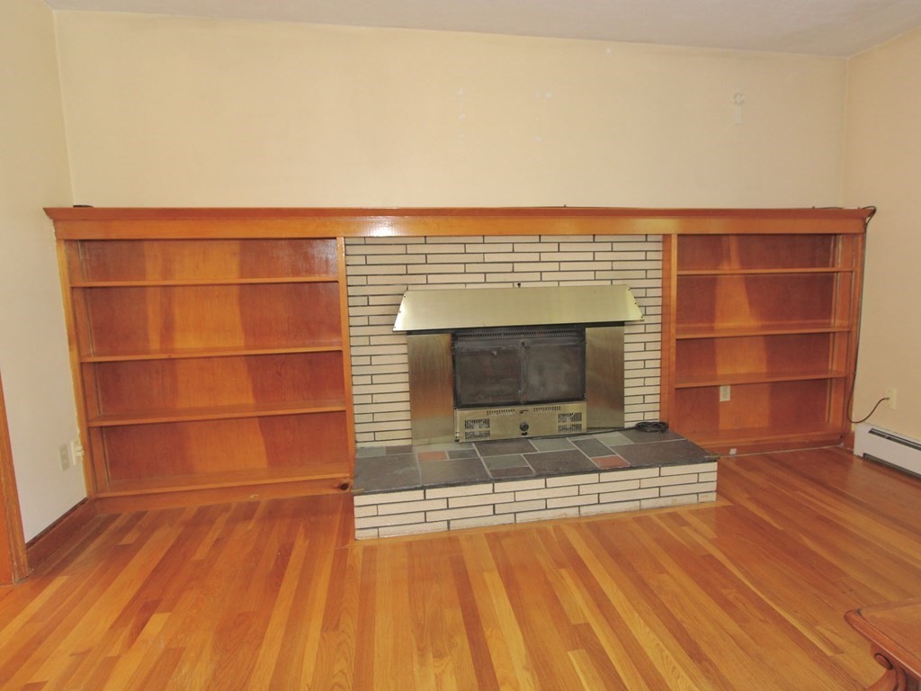7 Rolling Ridge Lane Paxton, MA 01612 - Photo 3 of 18 Gallery Image 3