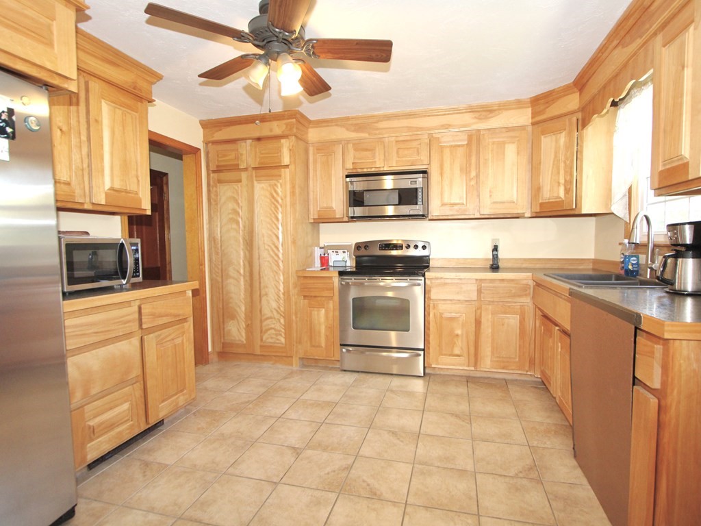 7 Rolling Ridge Lane Paxton, MA 01612 - Photo 5 of 18 Gallery Image 5