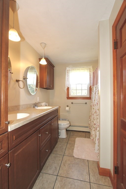 7 Rolling Ridge Lane Paxton, MA 01612 - Photo 9 of 18 Gallery Image 9