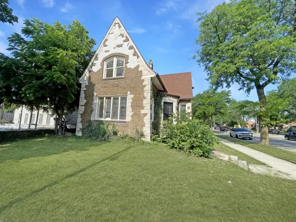 $225,000 | 1501 West Capitol Drive, Milwaukee, WI 53206