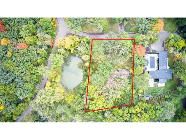 $375,000 | 11300 Park Ridge Drive West, Hopkins, MN 55305