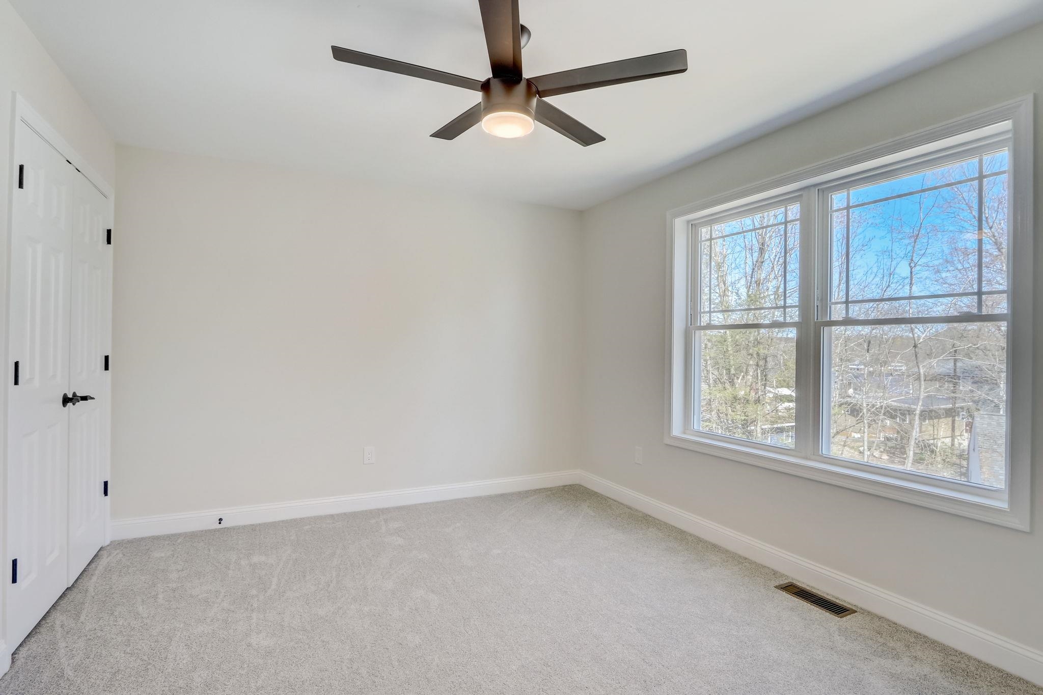 7 A Aruda Road Sandown, NH 03873 - Photo 14 of 40