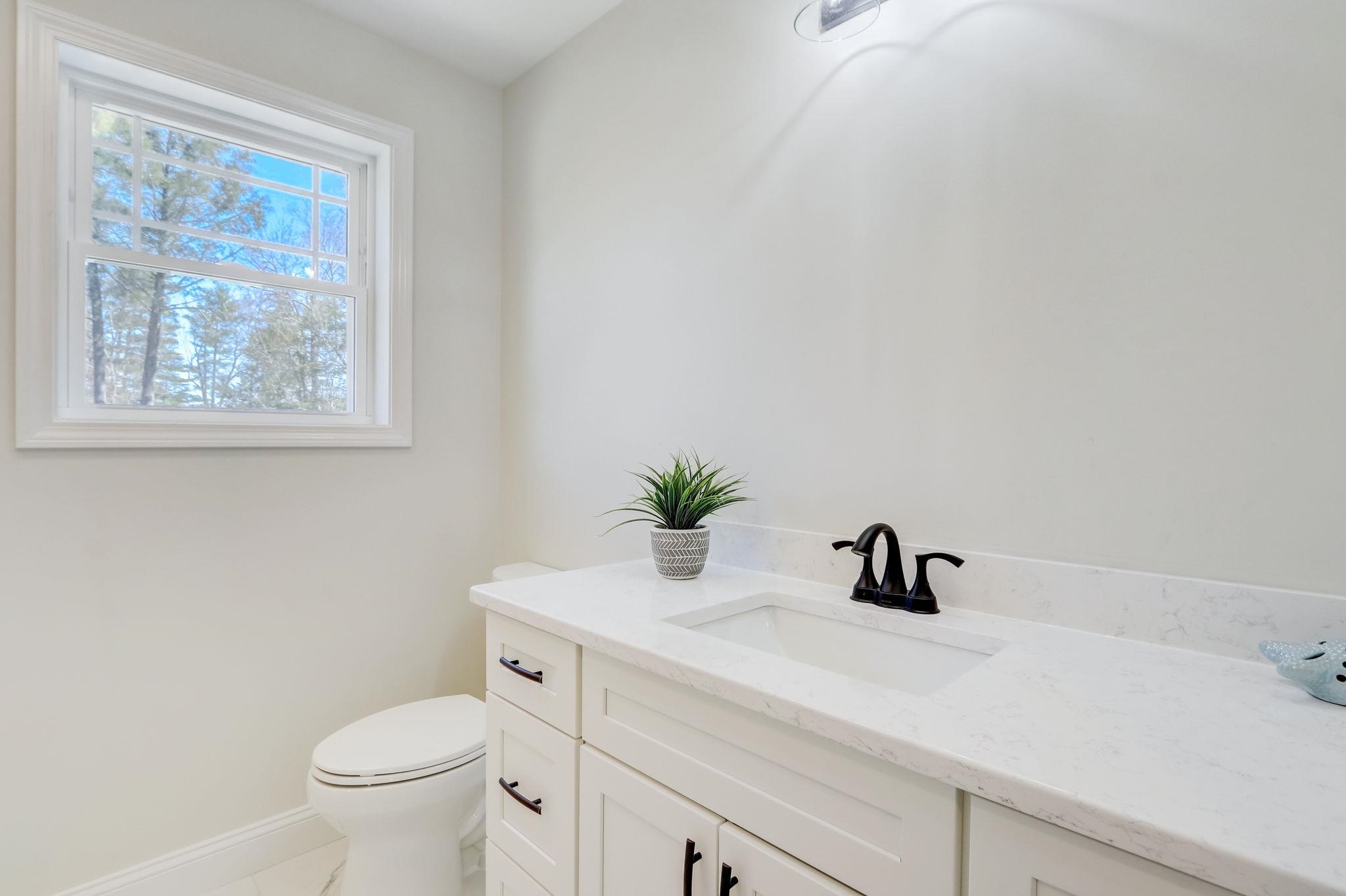 7 A Aruda Road Sandown, NH 03873 - Photo 17 of 40