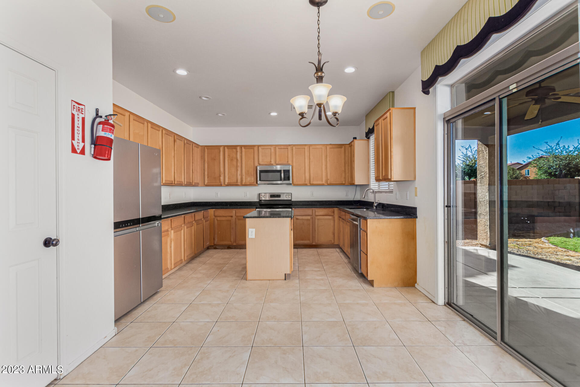6834 West Darrel Road Laveen, AZ 85339 - Photo 4 of 22 Kitchen and pantry