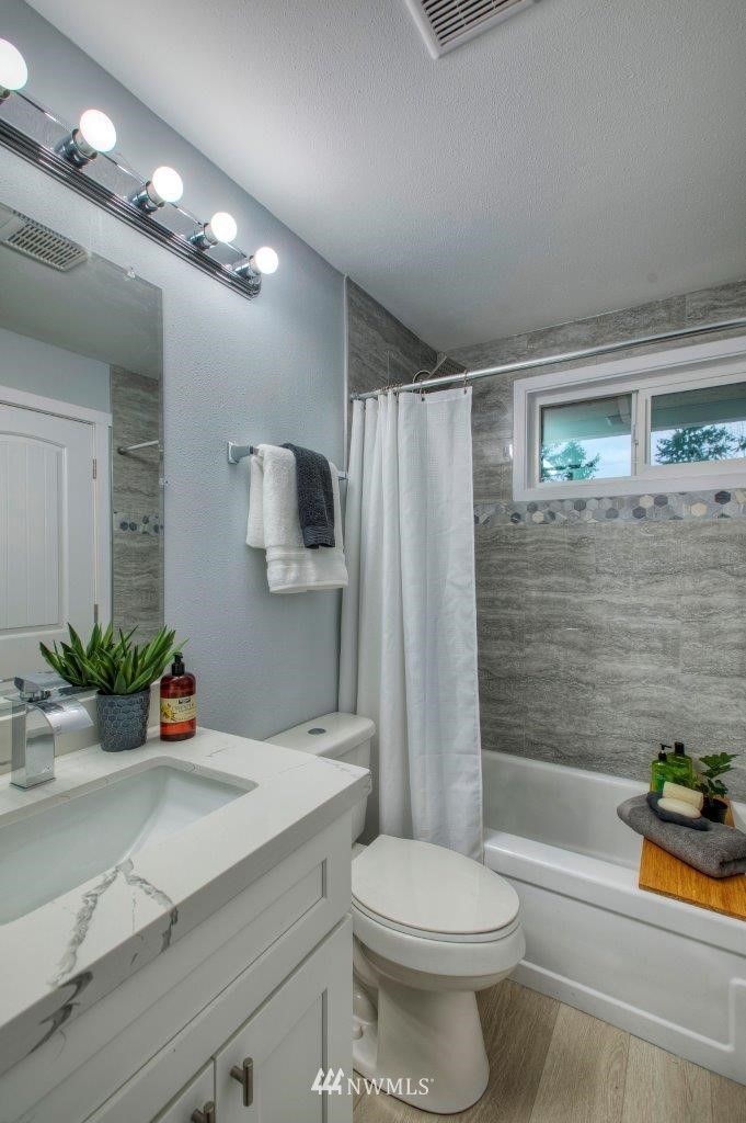 4425 Southeast 4th Place Renton, WA 98059 - Photo 32 of 35