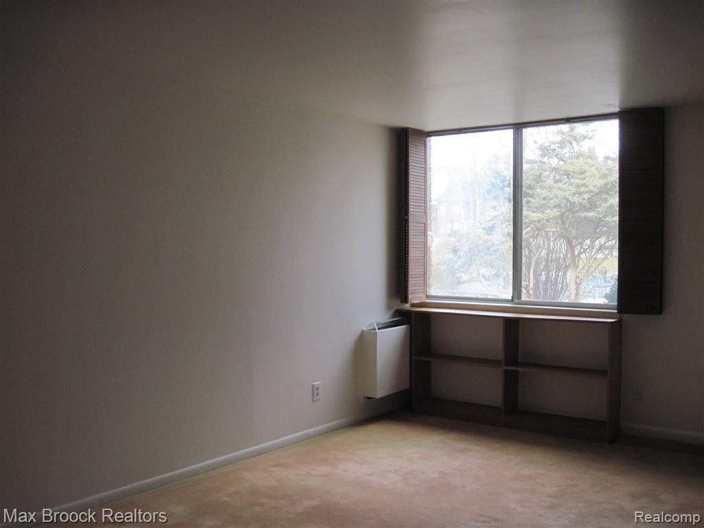 4041 West Maple Road, Unit 104 Bloomfield Hills, MI 48301 - Photo 18 of 18 Master BR