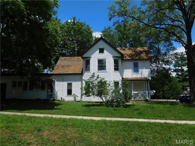 $38,000 | 723 St John Street, Greenville, IL 62246