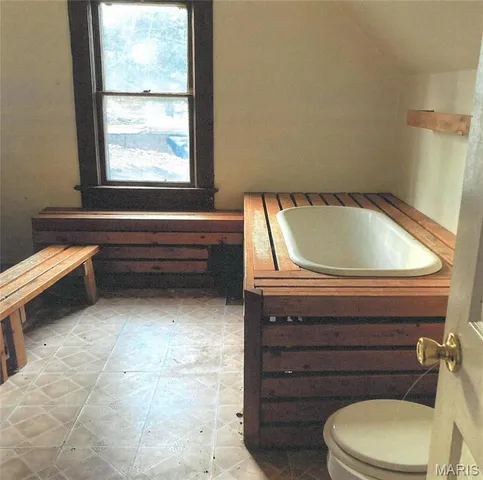 $38,000 | 723 St John Street, Greenville, IL 62246