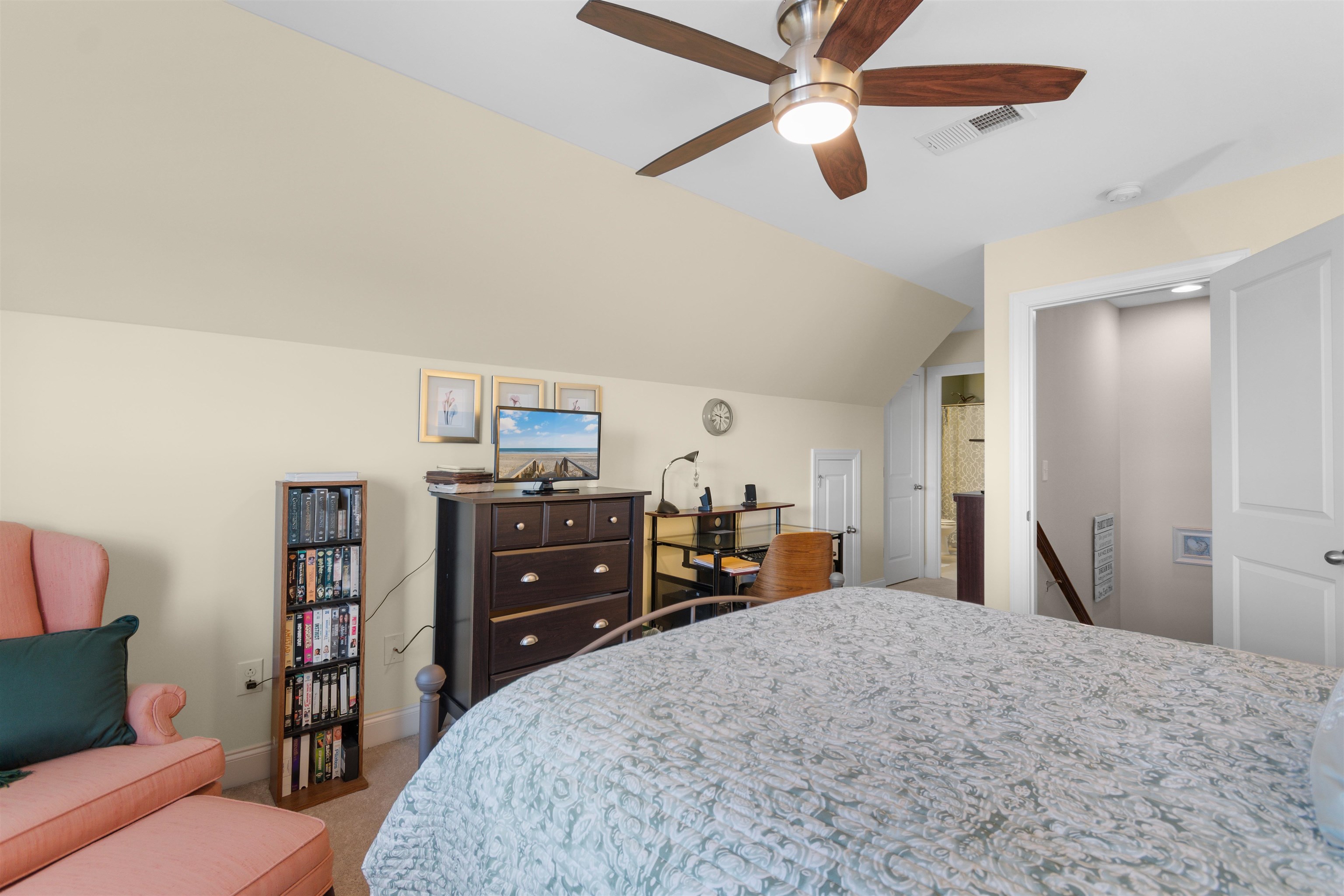 5459 Elba Way, Unit 1501 Myrtle Beach, SC 29579 - Photo 22 of 31 Bathroom featuring a shower with shower curtain, crown molding, and vanity