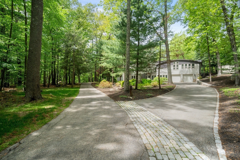 44 Maple Street Sherborn, MA 01770 - Photo 4 of 41