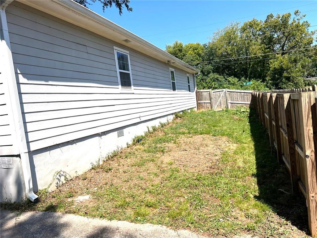 566 Rockwell Street Southwest Atlanta, GA 30310 - Photo 23 of 23 a view of a backyard