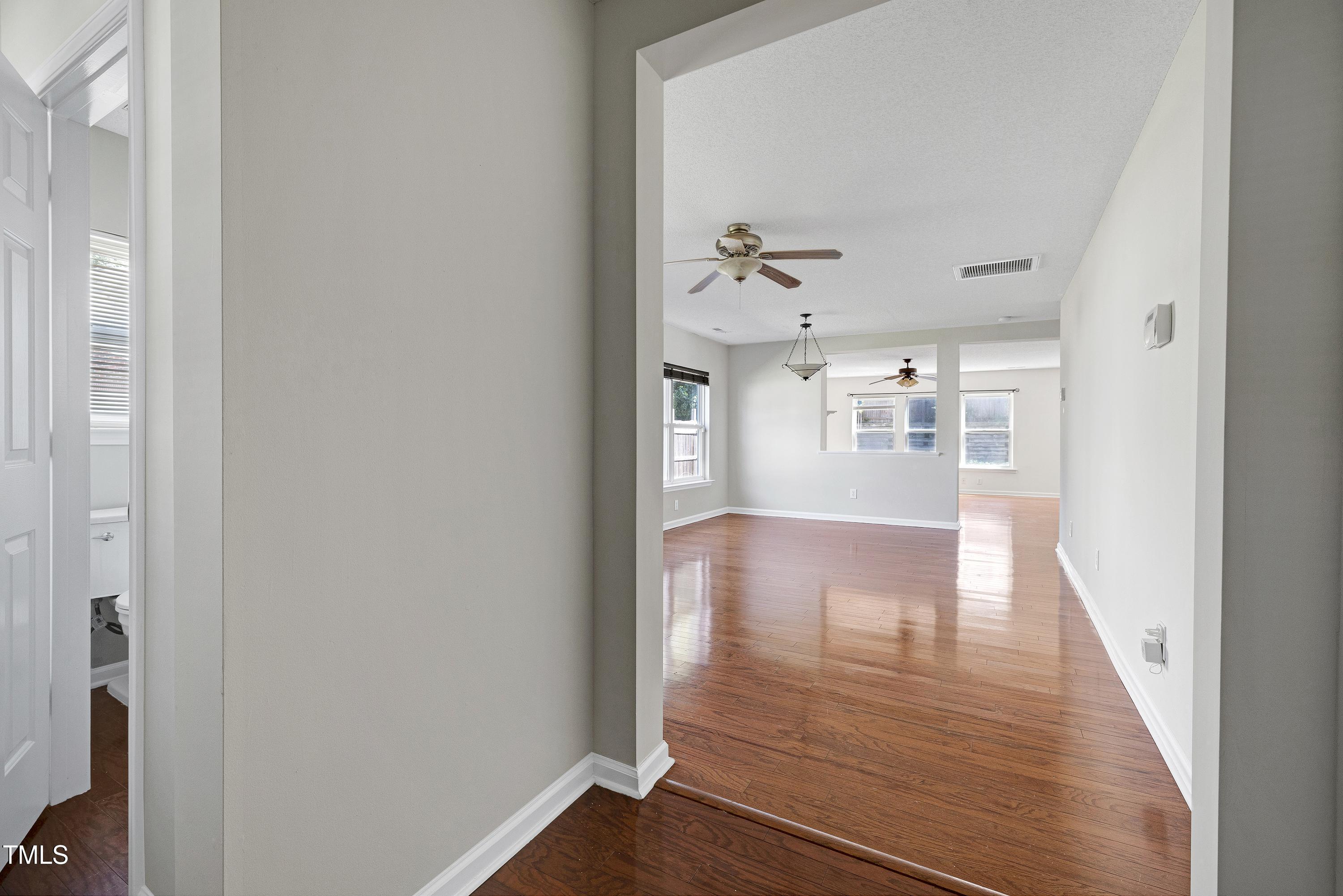 2817 Roundleaf Court Raleigh, NC 27604 - Photo 11 of 37 Scene-3