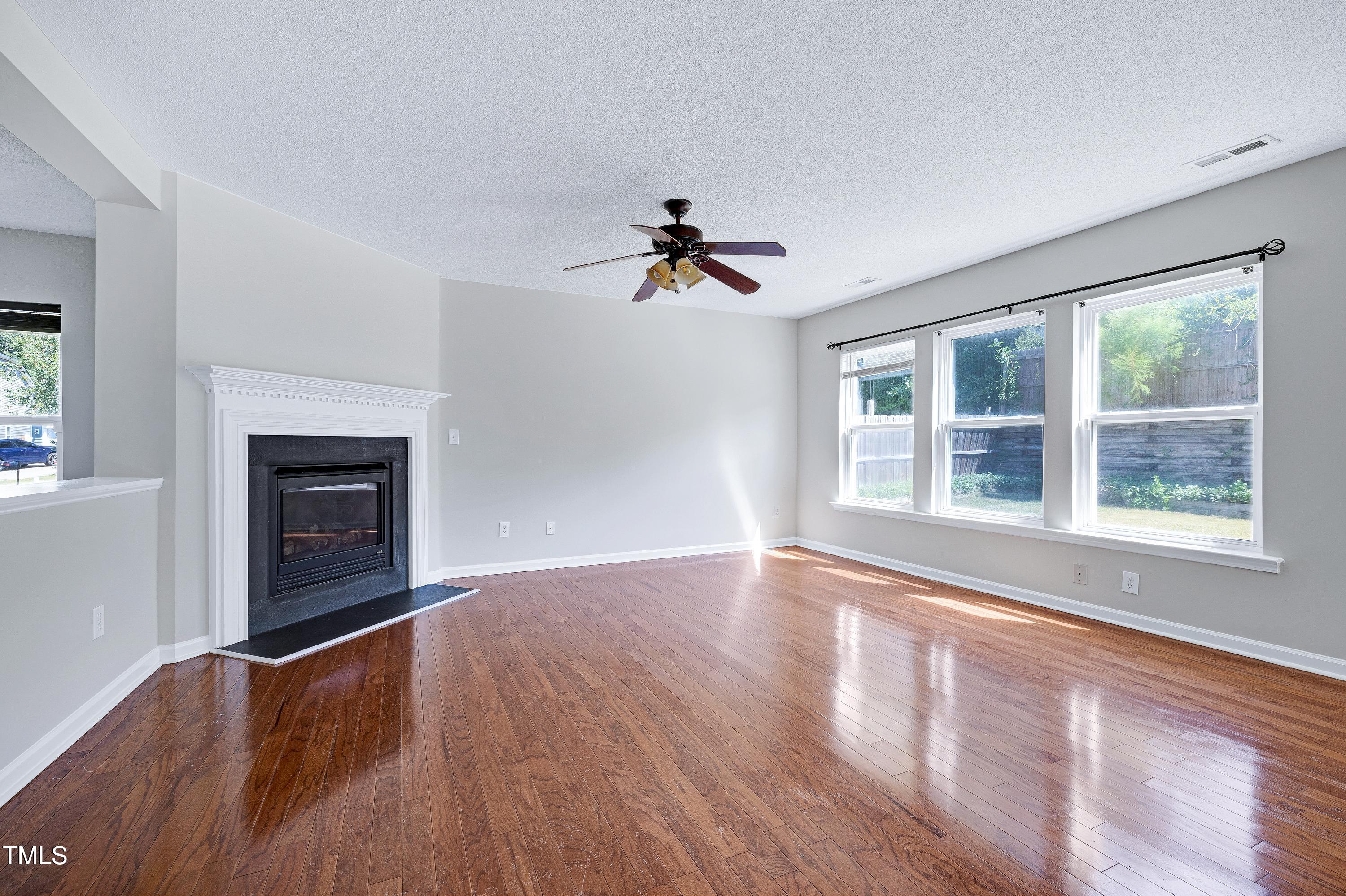 2817 Roundleaf Court Raleigh, NC 27604 - Photo 13 of 37 Scene-11