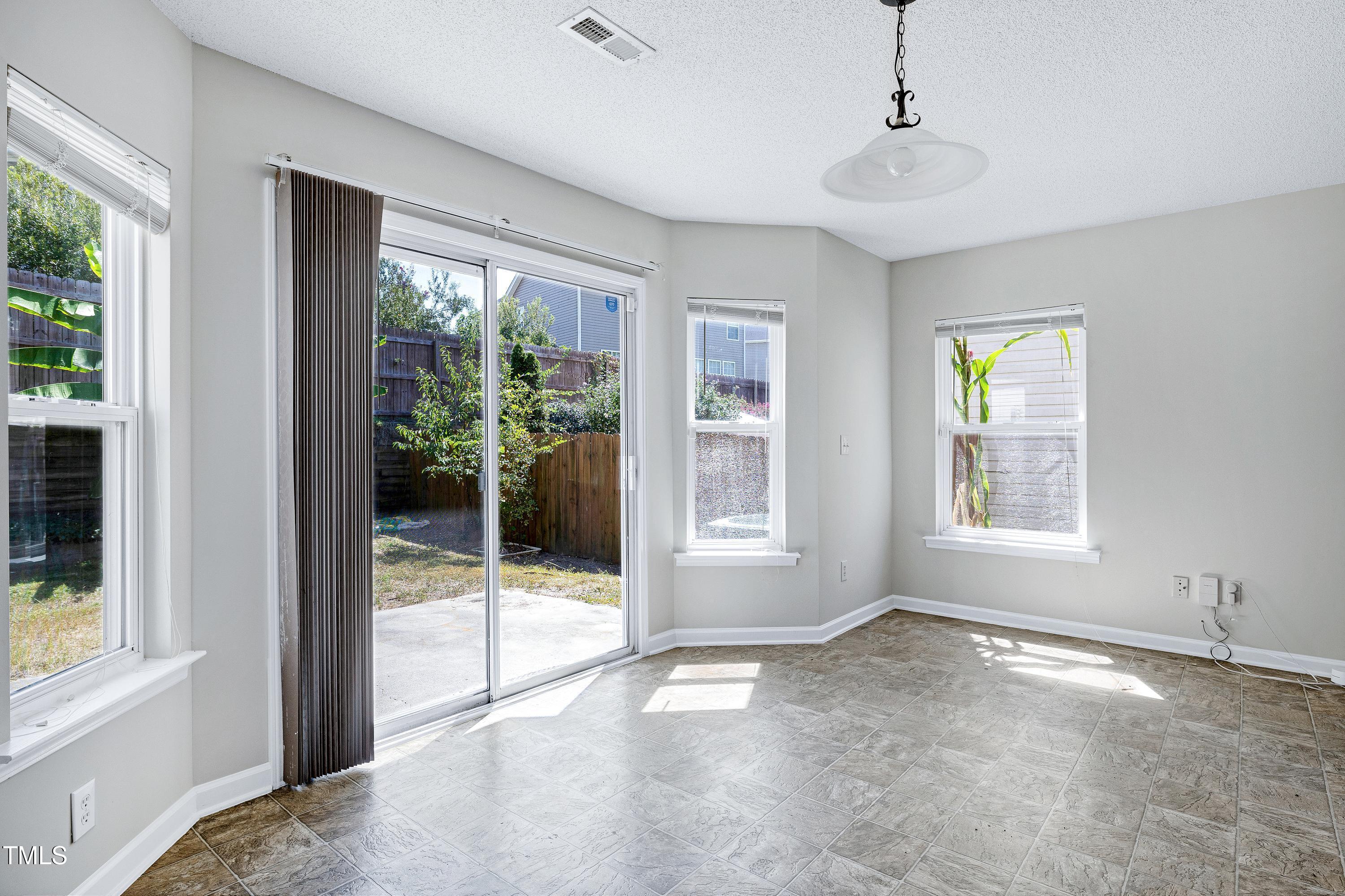 2817 Roundleaf Court Raleigh, NC 27604 - Photo 17 of 37 Scene-19