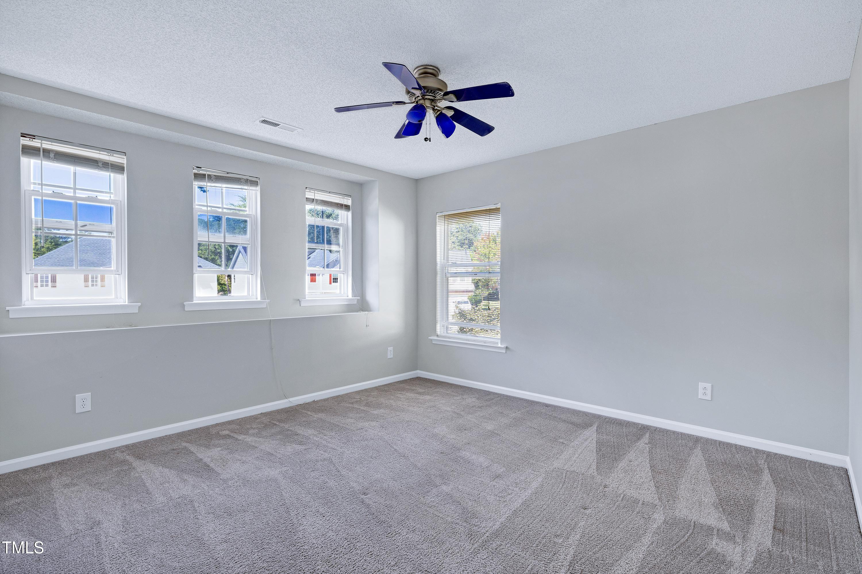 2817 Roundleaf Court Raleigh, NC 27604 - Photo 25 of 37 Scene-35