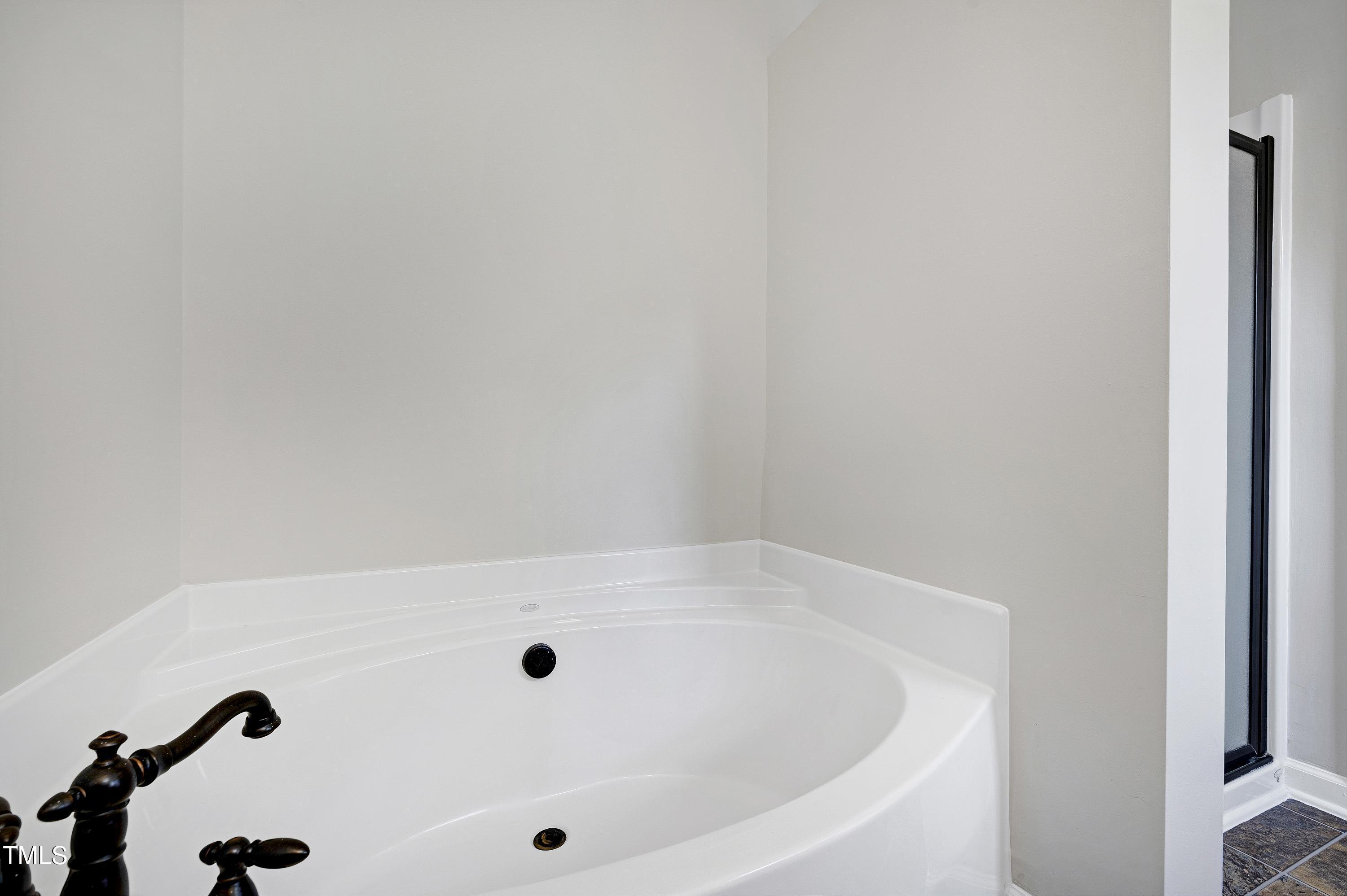 2817 Roundleaf Court Raleigh, NC 27604 - Photo 31 of 37 Scene-31