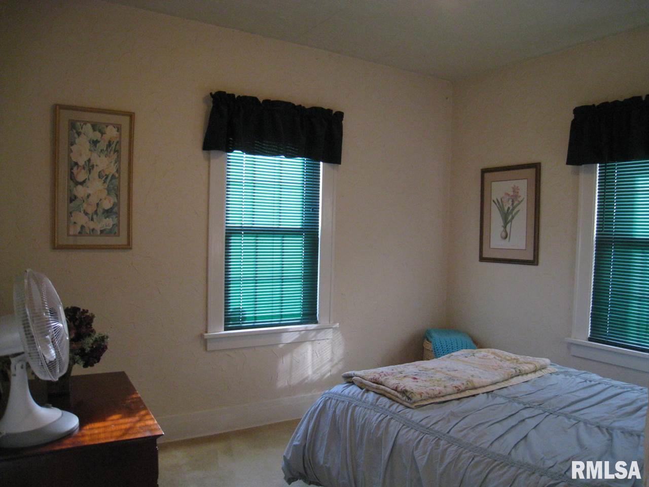 1904 30th Street Moline, IL 61265 - Photo 13 of 21