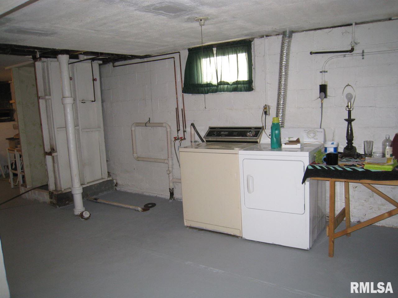 1904 30th Street Moline, IL 61265 - Photo 16 of 21