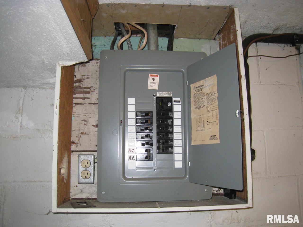 1904 30th Street Moline, IL 61265 - Photo 18 of 21