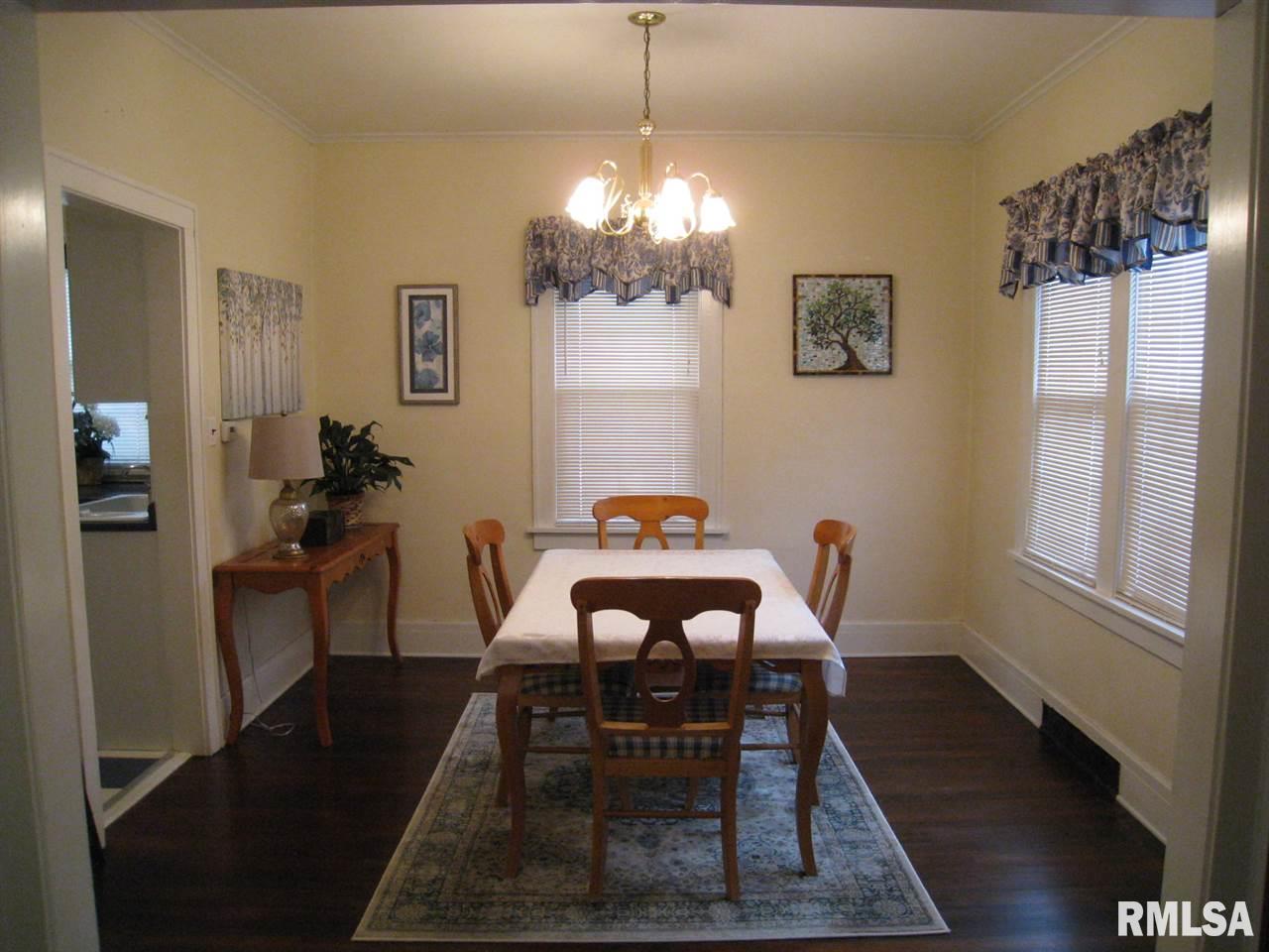 1904 30th Street Moline, IL 61265 - Photo 7 of 21