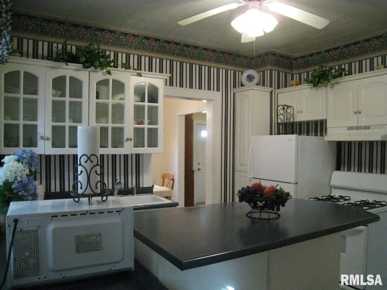 1904 30th Street Moline, IL 61265 - Photo 8 of 21