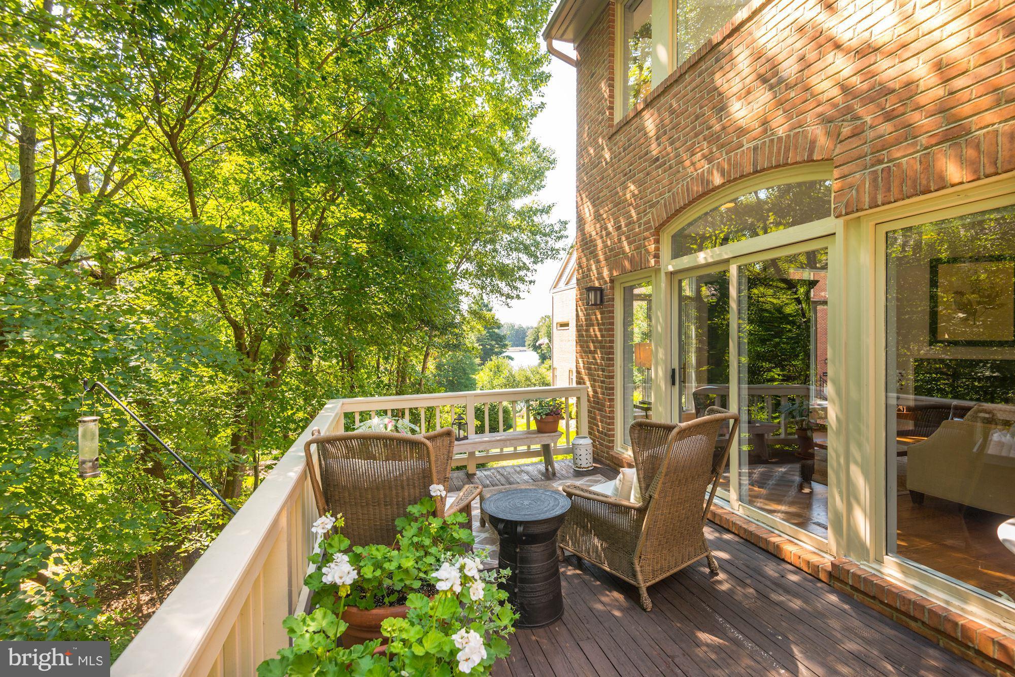 11514 Hemingway Drive Reston, VA 20194 - Photo 22 of 45 Deck