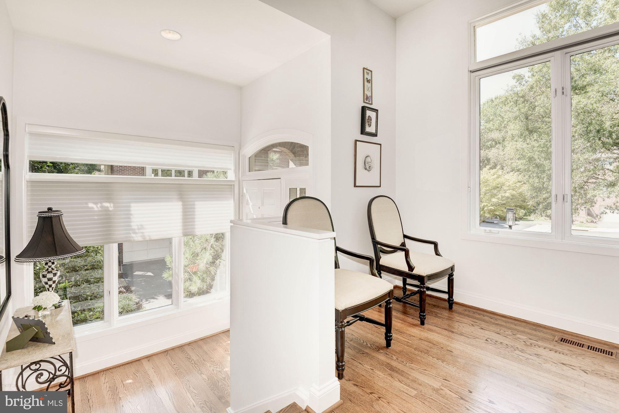11514 Hemingway Drive Reston, VA 20194 - Photo 5 of 45 Foyer
