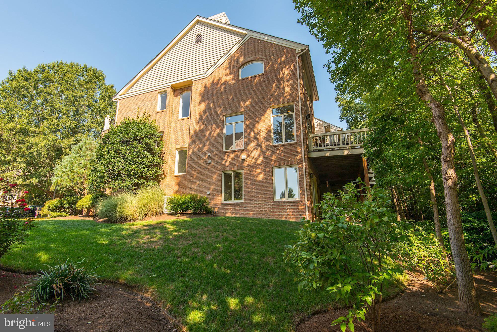 11514 Hemingway Drive Reston, VA 20194 - Photo 44 of 45 Exterior - Side
