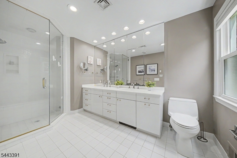 6 Coventry Road Livingston, NJ 07039 - Photo 19 of 37