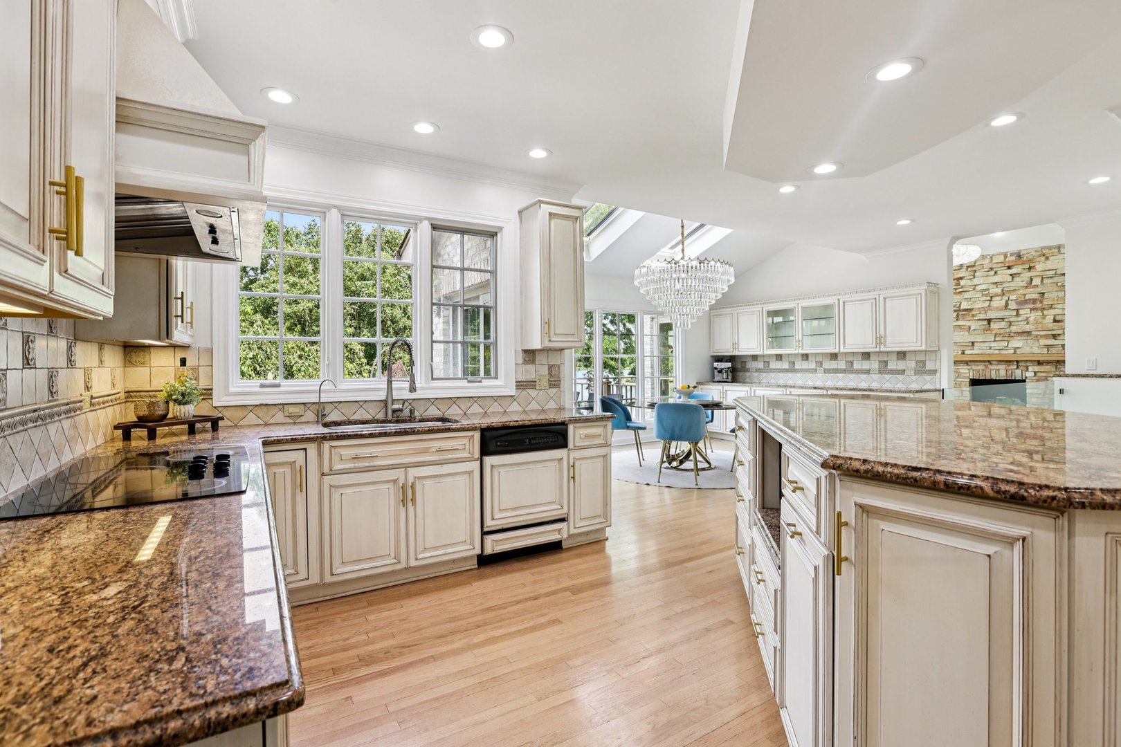 1314 Dunheath Drive Inverness, IL 60010 - Photo 15 of 70