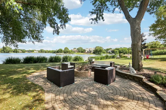 $1,900,000 | 1314 Dunheath Drive, Inverness, IL 60010