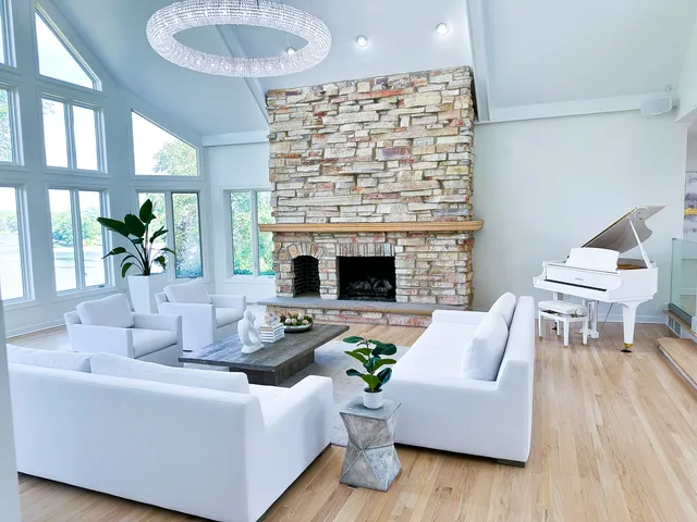 $1,900,000 | 1314 Dunheath Drive, Inverness, IL 60010