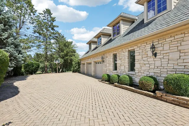 $1,900,000 | 1314 Dunheath Drive, Inverness, IL 60010