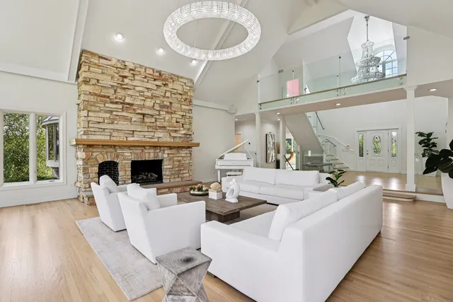 $1,900,000 | 1314 Dunheath Drive, Inverness, IL 60010