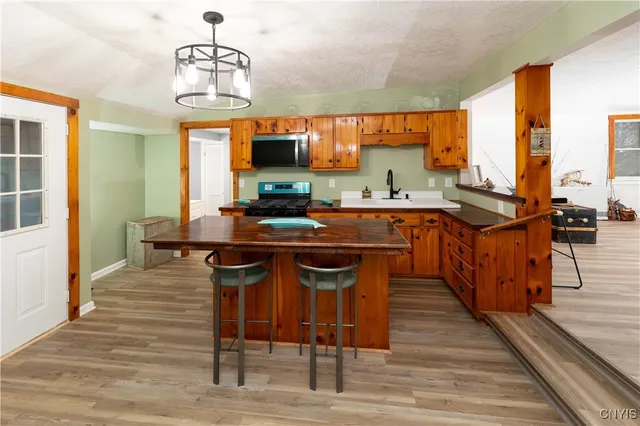 $199,900 | 651 South James Street, Cape Vincent, NY 13618