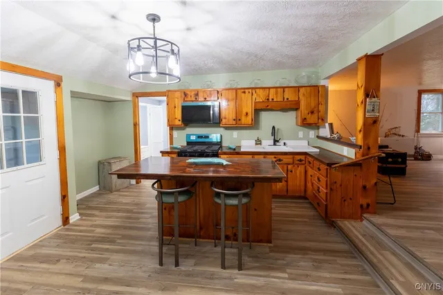 $199,900 | 651 South James Street, Cape Vincent, NY 13618