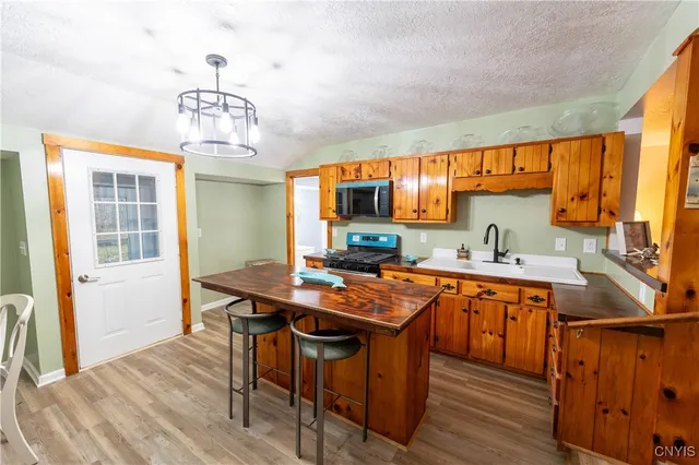 $199,900 | 651 South James Street, Cape Vincent, NY 13618