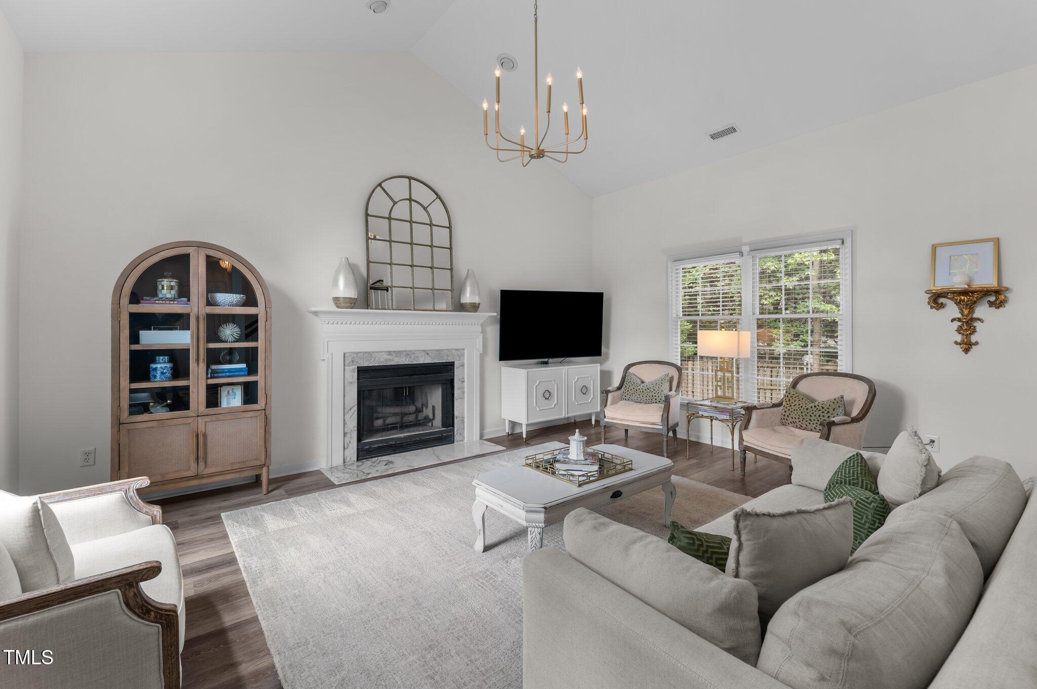 12117 Inglehurst Drive Raleigh, NC 27613 - Photo 5 of 29 22-web-or-mls-DSC_9607